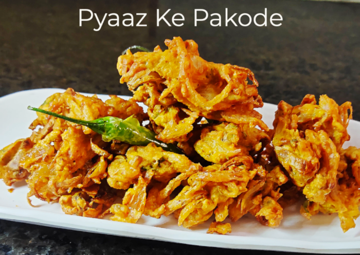 Pyaaz ke Pakode | Onion Pakoda | Kaanda Bhajiya | Pakodi